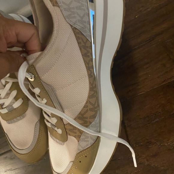 Michael Khore Sneakers Size 9 - Picture 3 of 12